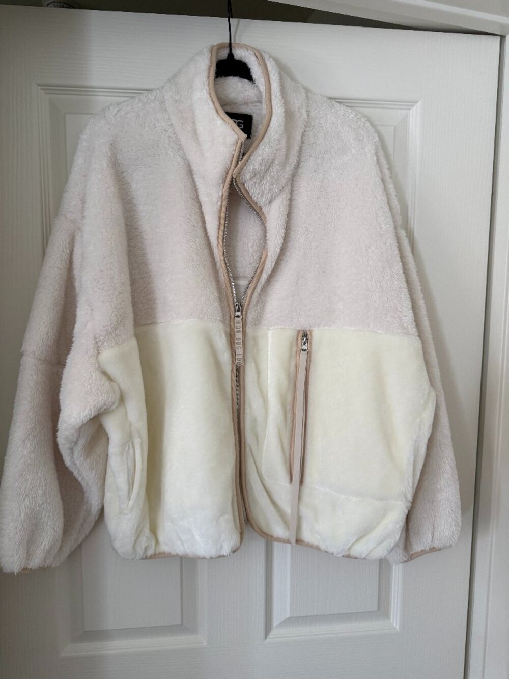 NWOT UGG Marlene Sherpa Jacket II Oversized Faux Fur Full Zip Cream Sz L